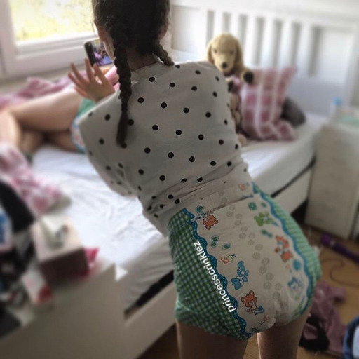 daddys-littleprincess2:  wear my favorite diaper and play with my stuffies 🦄🌸💗😍  