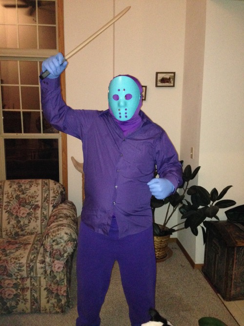 Here’s my Halloween costume that I was going to wear to something called Freak Fest, but fortunately a friend of mine stopped us from going and saved us all ผ. Apparently it was worse than last year! Ah well, I can always dress up as NES Jason