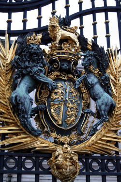 the UK has a badass coat of arms.