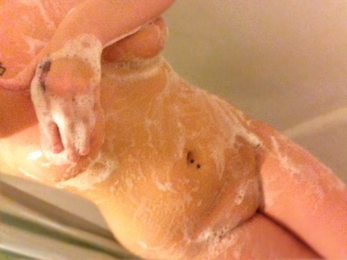 Dirty girl keeping clean ;) So wet, so hot. follow her maneatingfox: Submissions always appreciated Anon if you wish or promote your blog just let me know. submit your self visit and follow ucanjudge.tumblr.com