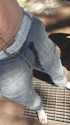 daddy-piss:  Pissing in jeans  DAMN! Very nice!!!!