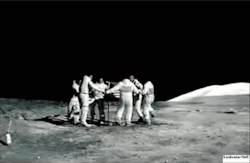 ufo-the-truth-is-out-there:  lands on the moon 