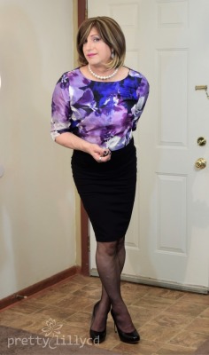 prettylillycd:  More Watercolor Crop Top &amp; Pencil SkirtThank you for all the wonderful comments about this outfit, it has become one of my favorites. This wonderful top pairs so nicely with the high waisted pencil skirt. I cannot stress enough the
