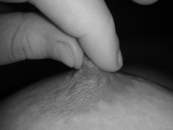 sexysexnsuch:   black&amp;white - nipple =) http://emptyoul21.tumblr.com/   Very nice closeup.  Thank you for sharing!  ~Javs