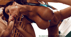 dominica-drinks-cum:  SHE HAS A BODY I DREAM ABOUT..
