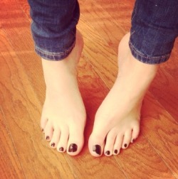 sfpinkfeet:  Always fun at SF Pink! This amazing woman came to us today and we are having fun getting her set up on a blog. Really amazing and special. This is Cristy and much more to come!  #toepoint #toes #prettytoes #perfecttoes #suckabletoes #longtoes