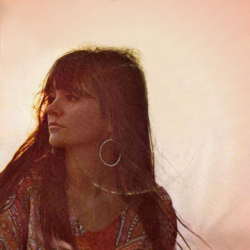 girlmuse:  Linda Ronstadt Photographed by Henry Diltz, 1968