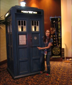 allabitofablur:  the-johnlocked-woman:  avengingtimelordhunters:   Felicia Day with the TARDIS. Your argument is invalid.    Osric Chau with the TARDIS, a puppy and Christmas lights  Mark Sheppard and Jared Padalecki with the Tardis     this is why Sam
