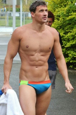 funnyboy86:  sporthunks:  Ryan Lochte and his very hunky bulge     Chat with hot and horny guys right now, click here.  