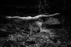 blackpearlartxxx: artbyscott:  Yoga Art Nude  🕉 