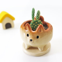 littlealienproducts:  Adorable Shiba Inu Figurines by Sirosfunnyanimals  If your love for Shiba Inus is still going strong, you’ll probably be interested in these cheerful clay pups by Siro’s Funny Animals.These adorable little figurines are handcrafted