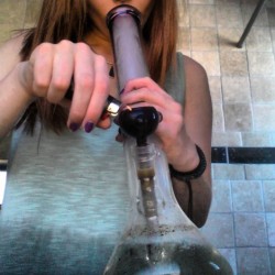 stoner girls are hot what can I say?