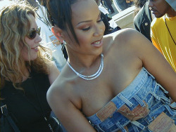 theunjustifiedtruth:  flyandfamousblackgirls:The Source Awards  This is so late 90s early 2000s