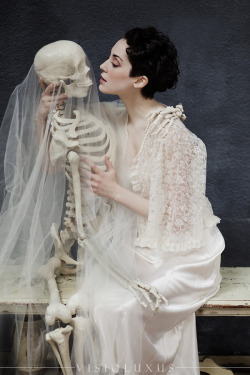 visioluxus:  Death and the Maiden Model: