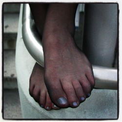 #Sexy #Feet #Feetfetish #Pied #Fetichiste #Hose #Tights #Stocking #Pantyhose #Collantnoir