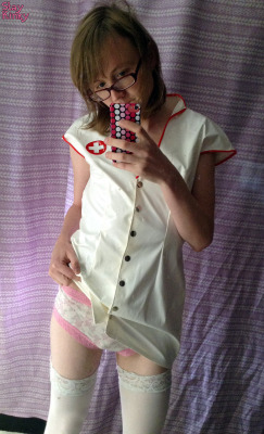 staykinky:  more pink panties and nurse outfit &lt;3