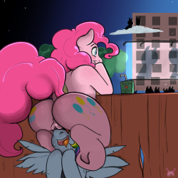 geeflakesden:  Pinkie found the best seat around for this movie night ! Quick doodle for trainin’ on colors