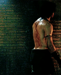 thehomosexuallyfrustrated:  tl-hoechlin:  Kit Harington in Pompeii (2014)  I’d shake more than his hand  
