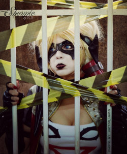cosplaycarnival:  Harley is not amused. by Shermie-CosplayCheck out http://cosplaycarnival.tumblr.com for more awesome cosplay(Source: timfowl.deviantart.com)