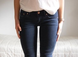 Tight size 3 jeans that used to be from Kendra around 2 years ago, they make me feel (and look???) with better shape I guess with my new platform heels; I also found some others but I’ll try them in another chance. Any comments or suggestions???