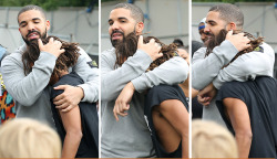 nigeah:  skychill123:  Jaden &amp; Drake at Wireless Festival   he holding him like thats his lil nephew lol