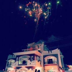 Firework at my house in India! #tbt #broswedding #punjab #pataka #tahtah