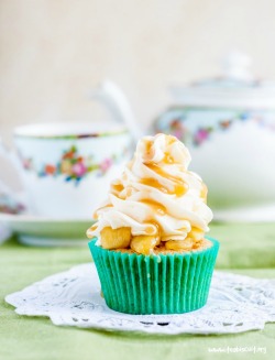 confectionerybliss:  Gluten Free Apple Pie CupcakesSource: Tea Biscuits