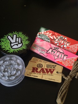 d0pest-0nerxo:  FIRST GIVEAWAY winner will recieve: 1 Grassleaf plastic grinder 1 potleaf stash tin Raw hempwick (3.3ft) 2 packets of juicy jays (cotton candy and candy cane) Rules reblog this to enter likes will not count as entry MBF me - d0pest-0nerxo