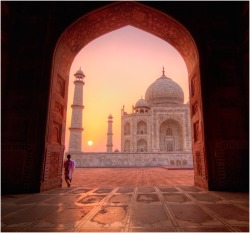 Mesmerize me (sunrise over the Taj Mahal)