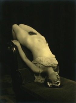 photographersporn:  Anonymous, 1920’s (From the Erotic Collection of Michel Simon) 