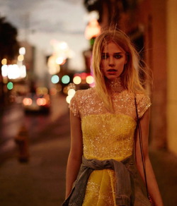 ledonair:  fashion girl  Via definitecuties. For more followers, click TumblrFamous.
