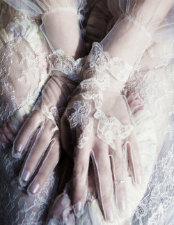  Lace gloves from Valentino Haute Couture Spring 2012 by Ellen von Unwerth for Vogue Italia 
