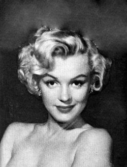  Marilyn Monroe photographed by Earl Theisen
