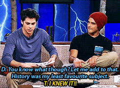 tifferini:  Tyler & Dylan play “Know Your Bro” on Wolf Watch.  Ahh this was so funny