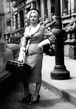 suicideblonde:  Marilyn Monroe in Love Nest in 1951 
