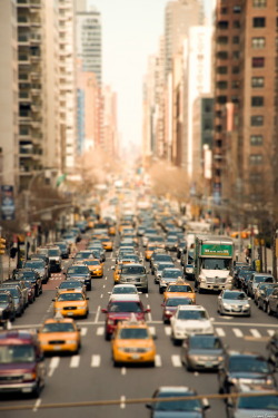 r2–d2:  New-York City, 2nd Avenue. by
