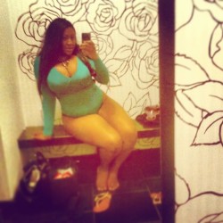 hurryupandbuybitch:  Lmaooo I think I want thissssâ€¦ #softasslegs #butter #teal #favoritecolor #YANG #bodysuit #dontcare #YOLOpolo #legs #thighs #LOVEyourself #Trap #bebe #fittingroom