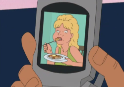 chipthecookiecrispwolf:  Have you seen this picture of Luanne eating pancakes