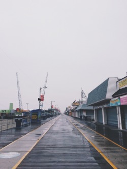 interephobic:  we went to the boardwalk and it was completely empty