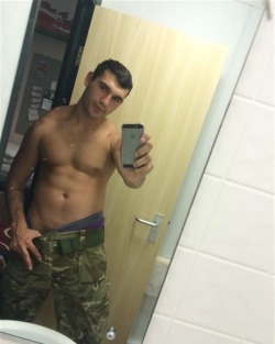 exclusivekiks:  *EXCLUSIVE* Army guy from
