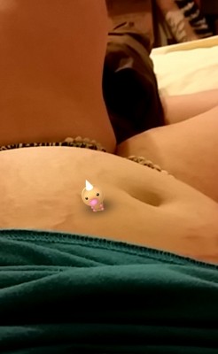 sexyxchubs:  Found this little weedle guy right on my belly. He must like big bellies.