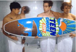 teendotcom:  7 of the Most Memorable Moments from the 2014 Teen Choice Awards 5SOS in the shower, yum.