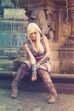 Cosplayblog:  Lady Edward Kenway From Assassin’s Creed 4  Cosplayer: Jessica Nigri