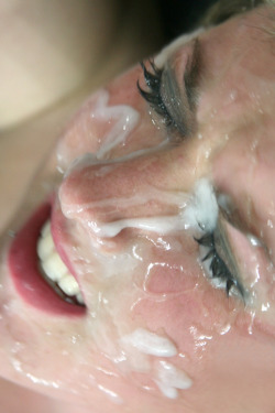 letsilovesuckingcockblog: extreme-cumsuckers:  I am a cumsucker bitch! All I need is a deepthroat and a cumshot on my face! Let me show you! Click Here!  I want a facial as good as this, who’s! Your beautician? 