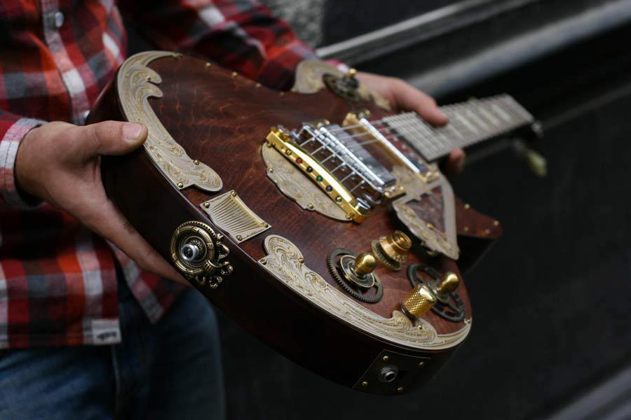 steampunksteampunk:  Gibson Les Paul Steampunk