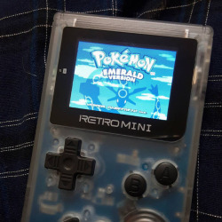 armoured-one:  medibooty:  welcometomomuniverse:  2000ish:  spookygrowly:   shutupandtakemymonies:    The Retromini (Retro mini) is a handheld console which can play GB, GBC, GBA and NES Games. At only 103. grams with the battery, it is lightweight and