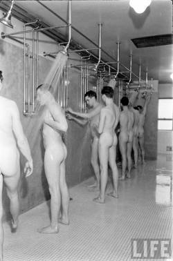 randydave69:  notashamedtobemen:  Yale University shower rooms  Now that’s clean! 
