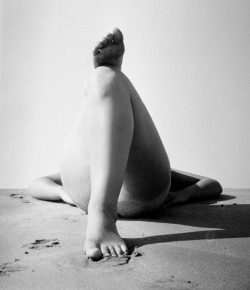 miss-catastrofes-naturales:  Lucien Clergue Nude Wave (1966) 