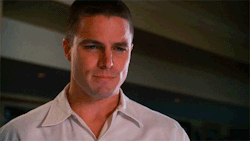 pkmntrainerlee:  Stephen Amell in Hung 