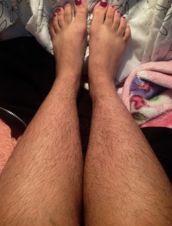 veryhairylegs:  it makes me very glad that this is a blog that exists!! I used to be ashamed of my leg hair but now they feel like fuzzy friends.  catch me and my hairy legs at @misandrysts   Wish I could get to know you.